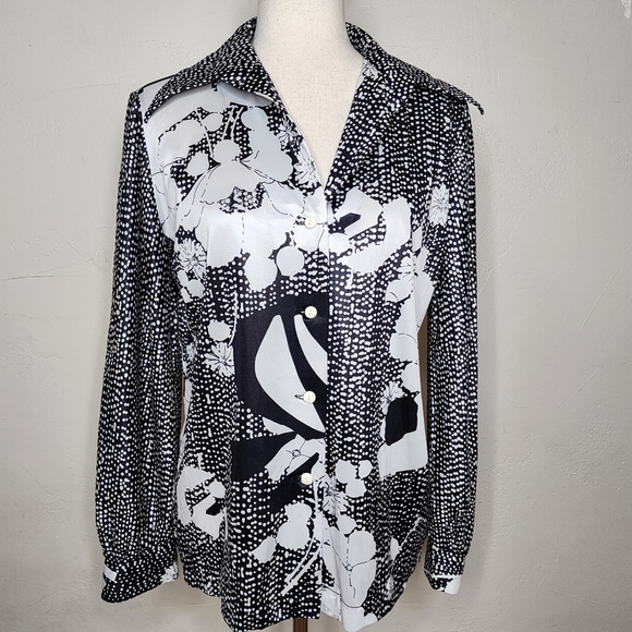 Vintage 1070s Liberty House of Hawaii Black and White Floral Button Down Blouse - Picture 3 of 9